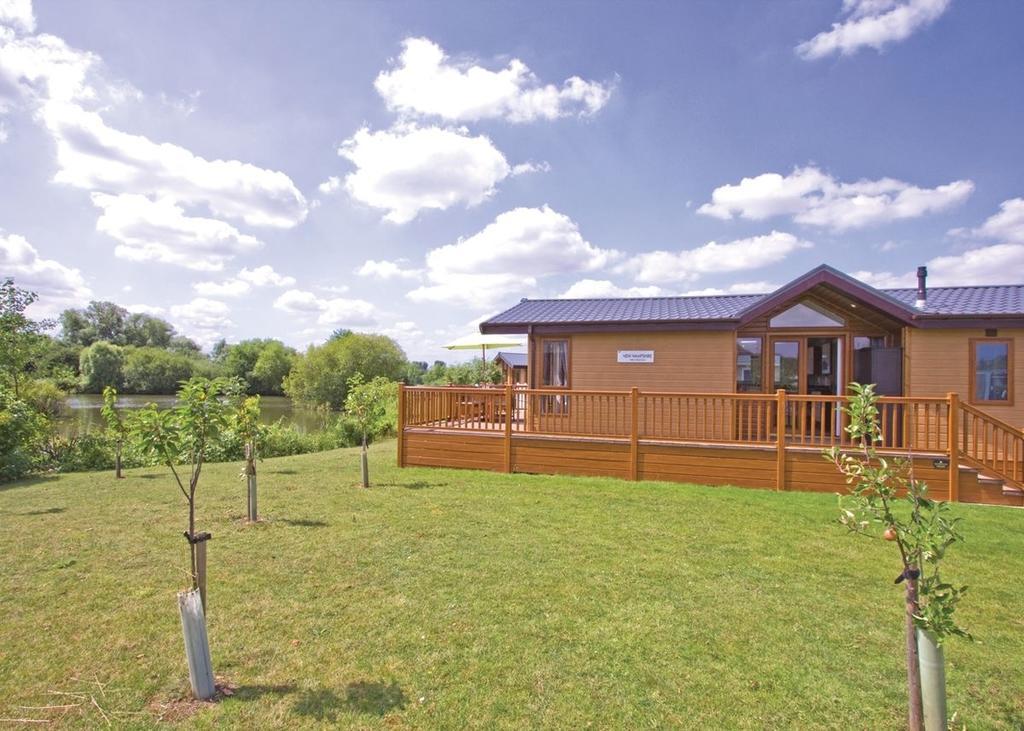 The Springs Lakeside Holiday Park Fladbury Ruang foto